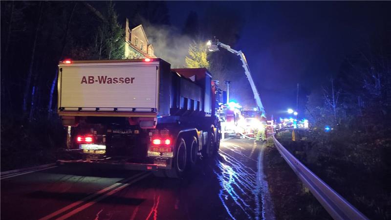 „Waldkater“ bei Lautenthal in Flammen