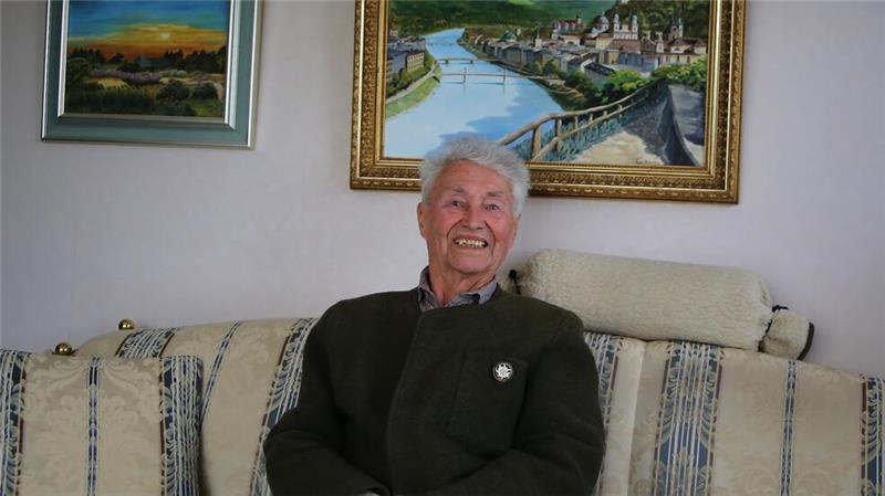 Am 2. Oktober feiert Walter May seinen 90. Geburtstag Walter May feiert seinen 90. Geburtstag im Kreise der Familie und mit Freunden.