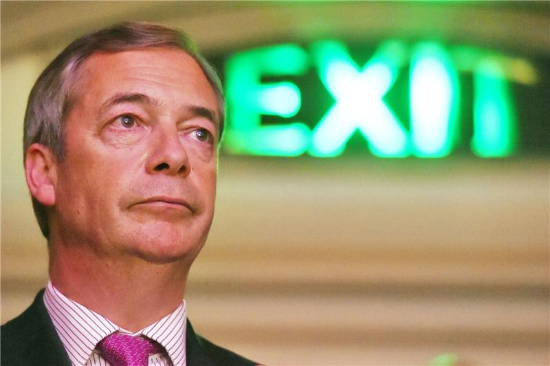 Wandert Nigel Farage jetzt aus?