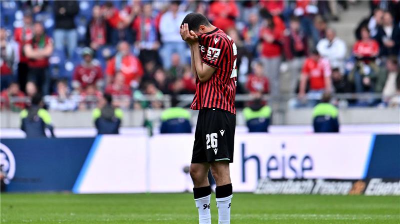 Waniss Taïbi von Hannover 96 nach dem verpassten Aufstieg.