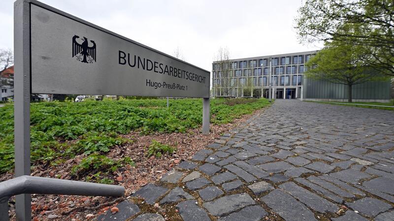 Feiertagszuschlag von Bundesarbeitsrichtern entschieden Wann sind Feiertagszuschläge fällig - das Bundesarbeitsgericht hat entschieden