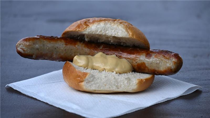 Kampf um die (Brat)Wurst? - Forscher finden uralte Urkunde Wann und wo gab es die erste Bratwurst? Eine Urkunde könnte darüber Aufschluss geben. (Archivbild)