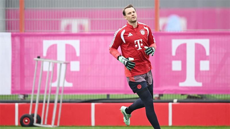 Kranker Kompany und Kimmich fehlen vor großem Europa-Test Warmlaufen für Arsenal: Manuel Neuer.