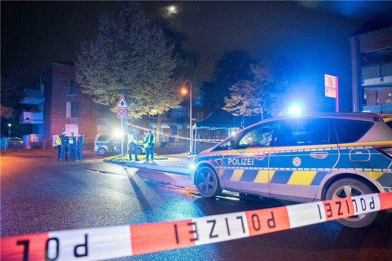 Passanten bedroht? Polizei schießt auf 16-Jährigen Warum die Polizei in Köln genau auf den Jugendlichen schoss, ist bisher unklar.