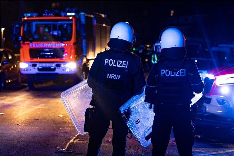 «Warum muss man in dieser Gesellschaft Polizisten an die Seite von Ersthelfern stellen, damit Leben gerettet werden können?», fragt GdP-Chef Jochen Kopelke.