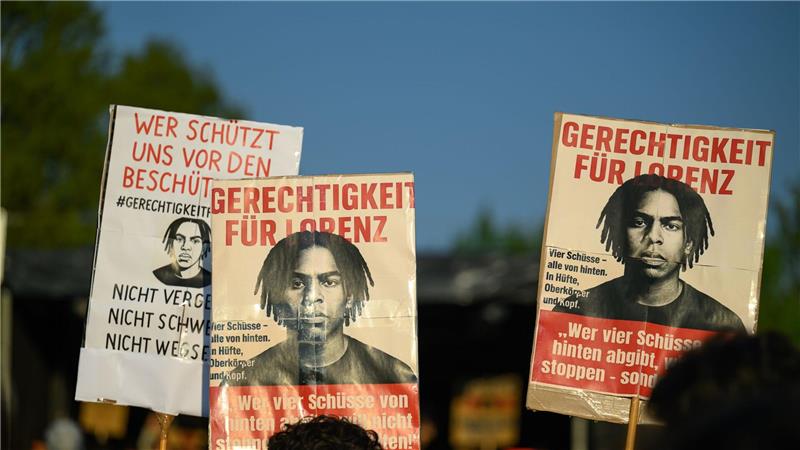Warum wurde Lorenz von einem Polizisten in Oldenburg erschossen? Viele Menschen fordern eine Antwort. (Archivbild)