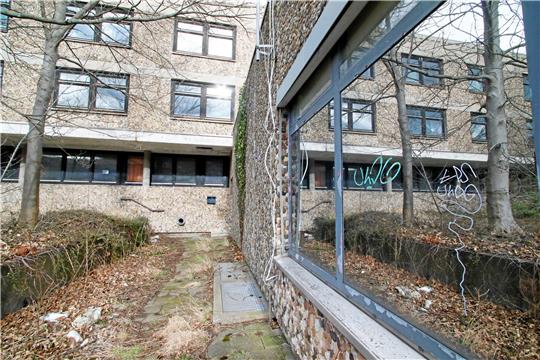 Was im Weg ist, muss weg: Der Fahrplan für die Abrissarbeiten im Pfalzquartier soll am 9. Juni besprochen werden. Archivfoto: Epping