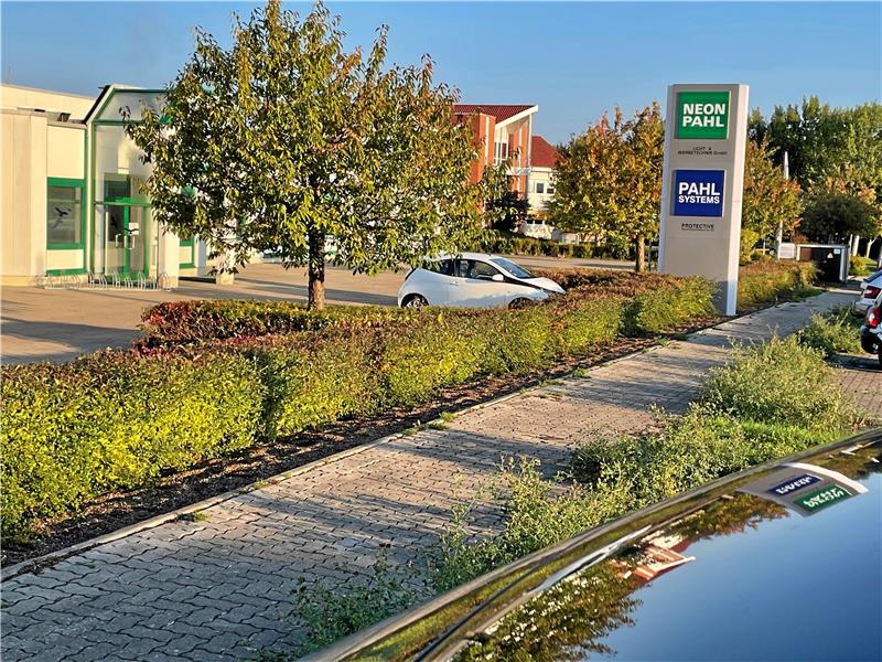 Neon-Pahl: Standort in Goslarer Baßgeige steht zum Verkauf Was plant die Firma Neon-Pahl? Wer wird neuer Eigentümer des Goslarer Grundstücks? Im Moment gibt es mehr Fragezeichen als Antworten. Das Areal an der Dörntener Straße steht jedenfalls zum Verkauf. Fotos: Heine, Epping