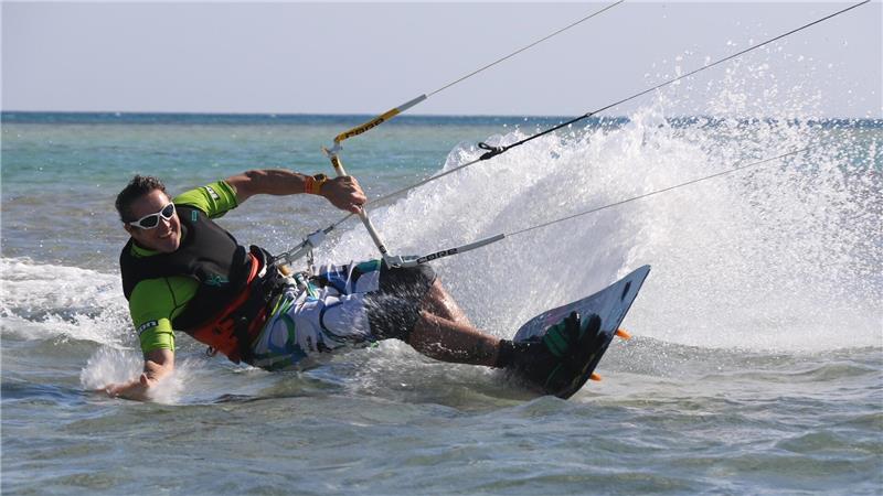 Wasser ist sein Element: Julian Tobias Stumpf liebt das Kitesurfen in Ägypten und kann sich vorstellen, dort selbst Kurse zu geben.