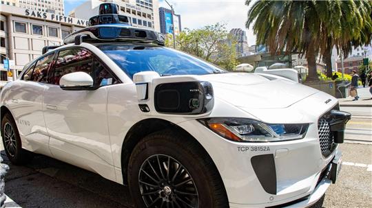 Waymo setzt aktuell umgebaute Elektroautos der britischen Marke Jaguar ein. (Archivbild)
