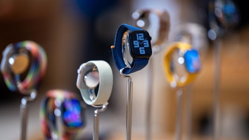 Wearables wie die Apple Watch sind vor allem bei jungen Leuten populär.