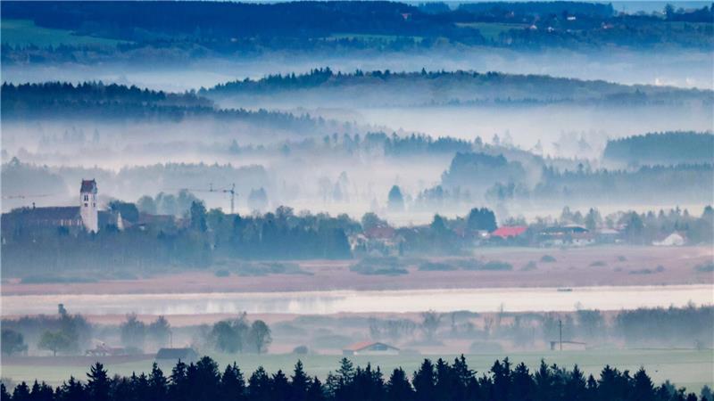 Wetter nach Ostern mild und wechselhaft Wechselhaftes, aber recht mildes Frühlingswetter sagt der Deutsche Wetterdienst für die nächsten Tage vorher.
