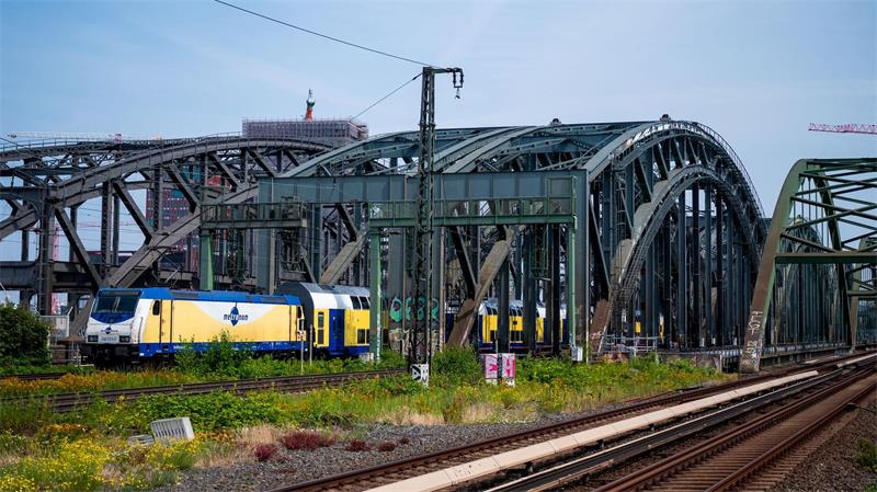 Wegen Bauarbeiten am Hamburger Hauptbahnhof können bis zum 22. November 2026 nur wenige Regionalzüge über die Elbe fahren. (Archivbild)