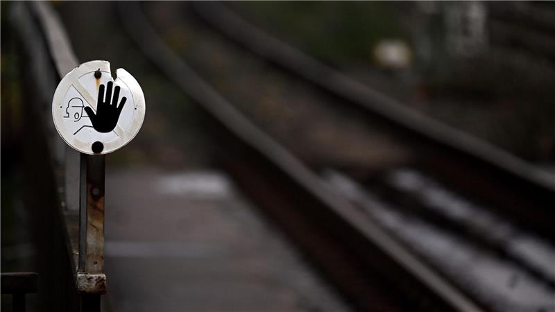 Wegen Bauarbeiten halten in Bochum seit Anfang September keine Regionalbahnen oder Fernzüge mehr - doch ein Ende der Sperrung ist absehbar (Foto Illustration).