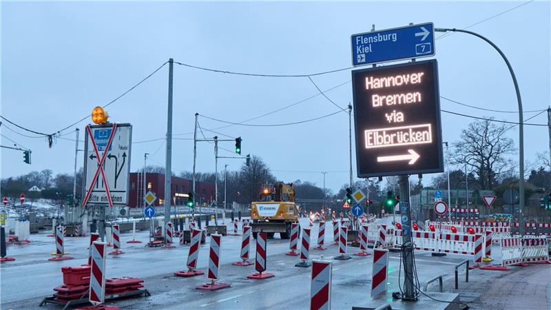 Wegen Bauarbeiten ist der Elbtunnel weiter voll gesperrt. 