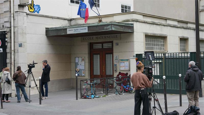 Wegen Fällen möglicher sexueller und körperlicher Gewalt an Kindergärten und Grundschulen laufen in Paris etwa 235 Ermittlungsverfahren (Archivbild).