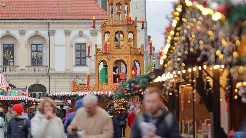 Ein Jahr nach Anschlag: Merz kommt zu Gedenken in Magdeburg Wegen Sicherheitsbedenken war in diesem Jahr lange unklar, ob der Markt öffnen darf. (Archivbild)