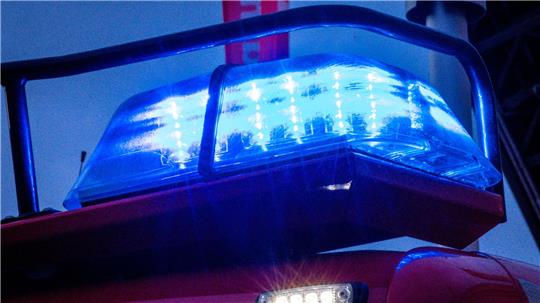 Wegen der Bergungsarbeiten wird der Autobahnabschnitt noch länger vollständig gesperrt bleiben. (Symbolbild)