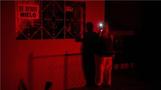 Wegen der Energiekrise müssen die Kubaner seit Jahren täglich stundenlang ohne Elektrizität auskommen. (Archivbild)