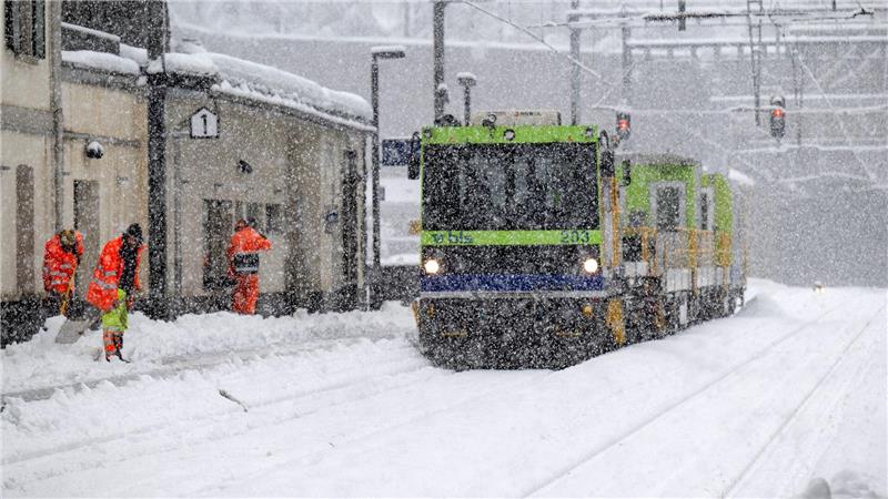 Wegen der großen Schneemengen herrscht große Lawinengefahr.