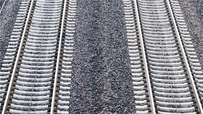 Wegen des großen Fahrgastaufkommens ist das Mitnehmen von Zweirädern in einigen Regionalzügen während der Feiertage nicht möglich. (Symbolbild)