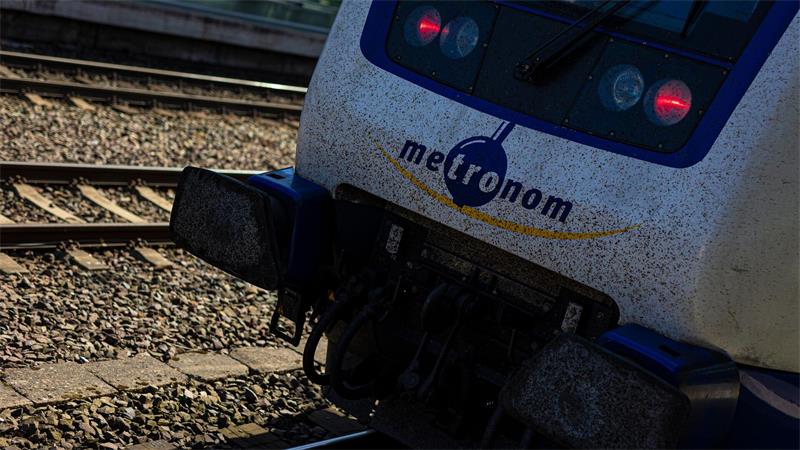 Wegen einer Signalstörung kommt es zu Behinderungen auf der Bahnstrecke zwischen Hamburg-Harburg und Bremen. (Archivbild)