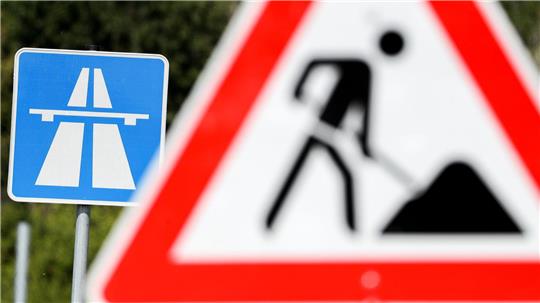 Wegen einer milliardenschweren Finanzlücke könnte beim Aus- und Neubau vieler Autobahnen eine Verzögerung drohen.