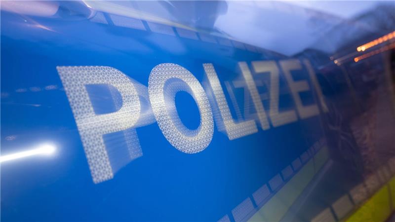 Wegen eines Unfalls wird der Verkehr auf der A261 bei Tötensen abgeleitet. (Symbolbild)