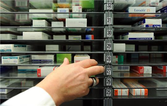 Wegen eines Versorgungsmangels bei antibiotikahaltigen Säften für Kinder sind dafür vorerst flexiblere Vorgaben möglich. Foto: picture alliance / dpa | Caroline Seidel