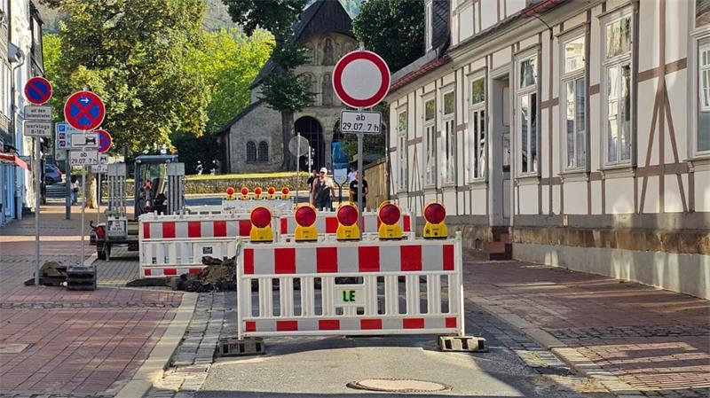 Eine abgesperrte Straße.
