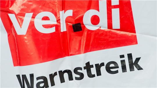 Wegen eines ganztägigen Warnstreiks ist mit Engpässen bei Versicherungen zu rechnen. (Symbolbild)