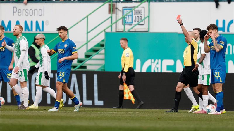 Wegweisende Szene war die frühe Rote Karte.