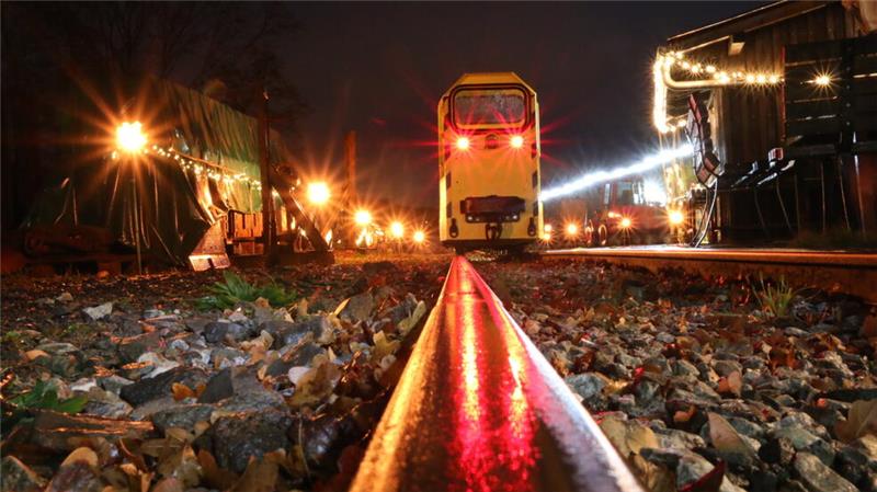 Weihnachtliche Stimmung und bezaubernde Technik Weihnachtliche Stimmung und bezaubernde Technik lockt zum „Lebendigen Advent“ an den Schroederstollen.