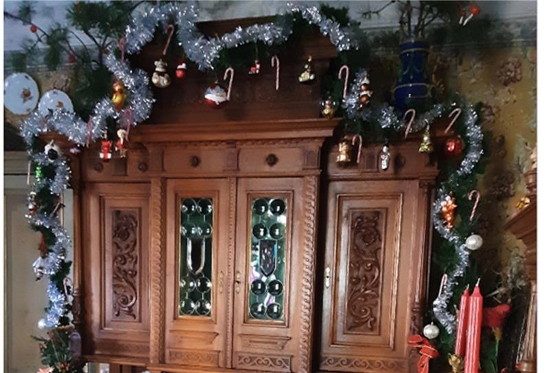GZ-Adventsserie (5): Weihnachtskugeln aus aller Welt Weihnachtsbaumkugeln aus aller Welt schmückt diese Girlande bei Michael und Sven Bartsch. Foto: Privat