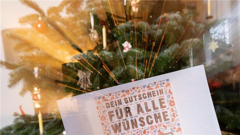 Weihnachtswünsche erfüllen sich heute manche gern selbst. (Archivbild)