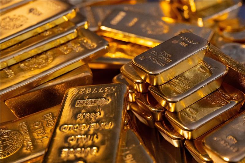 Goldpreis steigt nach Fed-Entscheidung Richtung Rekordhoch Weil Gold auf dem Weltmarkt in der amerikanischen Währung gehandelt wird, macht ein schwächerer Dollar das Edelmetall günstiger.