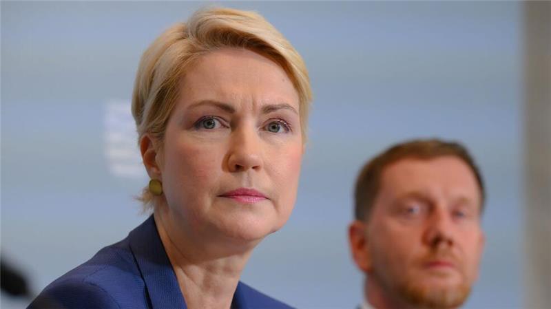 Weil sie sich von einer Mail eines Bauingenieurs beleidigt fühlte, hatte Ministerpräsidentin Manuela Schwesig (SPD) eine Strafanzeige gestellt. (Archivfoto)