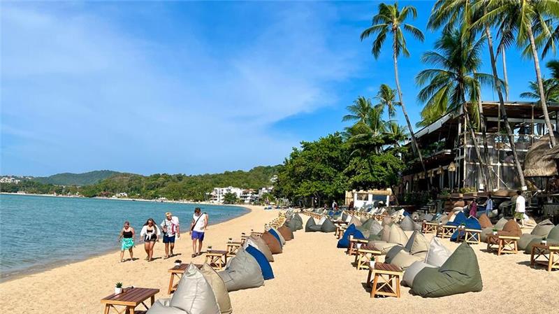 Weiße Strände und Kokospalmen - das lockte einst die Rucksacktouristen nach Koh Samui. Heute ist die Insel ein Massenziel geworden. (Archivbild)