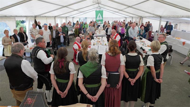 Weit mehr als 100 Gäste kommen zum Geburtstagsfest in den Oberharz.