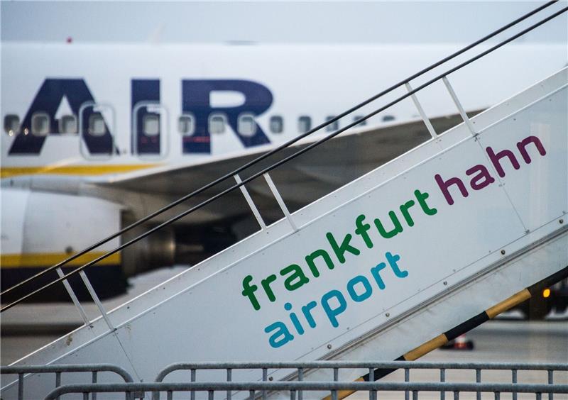 Weitere Investoren können für den insolventen Hunsrück-Flughafen Hahn bieten.