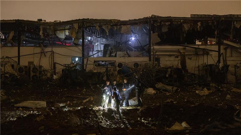 US-Kampfjet abgeschossen - Verhandlungslösung nicht in Sicht Weiterhin schlagen regelmäßig Raketen aus dem Iran in Israel ein.