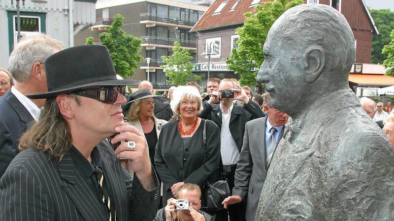 Aufarbeitung: Paul Lincke und seine Nazi-Vergangenheit Welches dunkle Geheimnis hast du noch? Als Udo Lindenberg 2003 den Paul-Lincke-Ring erhält, ist die Rolle des Berliner Operettenkönigs unter den braunen Machthabern noch kein Thema.