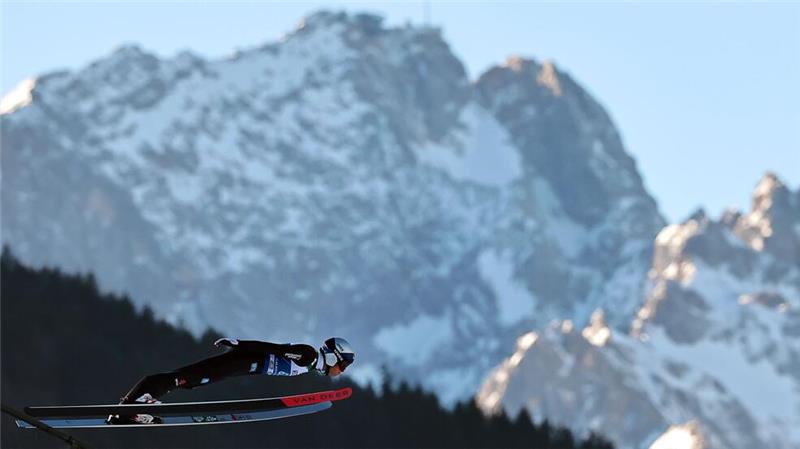 Paschke in Garmisch-Quali Neunter - Hörl vorne Wellinger auf der Großen Olympiaschanze.