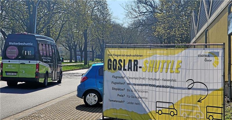 Welterbe oder Innenstadt? Oder Welterbe und Innenstadt? Derzeit starten noch zwei verschiedene Shuttle-Angebote am Osterfeld, die in wenigen Tagen zu einem werden sollen – freilich auch nicht in letzter Konsequenz. Foto: Sowa