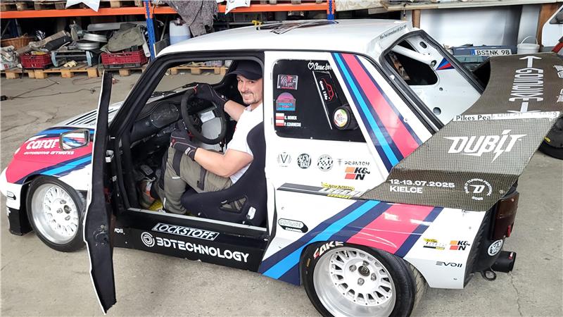 Weltmeister "Made in Goslar": Paul Czarnecki bastelt seit rund acht Jahren an seinem Fiat 126-B. Jetzt wird der zur Hot-Wheels-Legende und wird weltweit als Spielzeugmodell vertrieben.