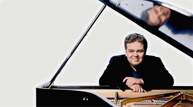 Weltstars im Oberharz: Die Klarinettistin Sabine Meyer (kl. Foto) und der Pianist Arcadi Volodos gestalten Auftakt und Finale des 5. HarzClassix-Festivals.  Fotos: Veranstalter (Haberland, Borggrefe, Kandalowski)