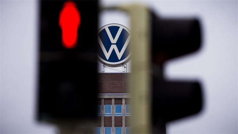 Weltweit verkaufte der Konzern aus Wolfsburg im zweiten Quartal 2,08 Millionen Autos. (Archivbild)