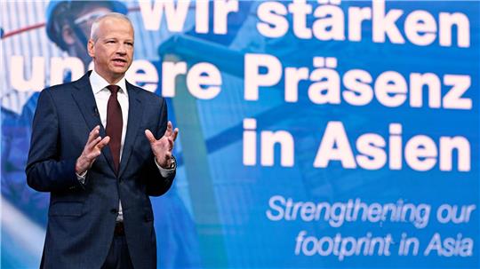 Wenige Tage vor Eröffnung des neuen Chemiewerks in China hatte BASF-Chef Markus Kamieth eingeräumt, dass sich diese Milliardeninvestition für den Konzern später als geplant lohnen wird. (Archivbild)