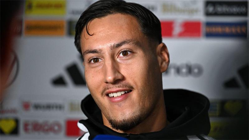 Klopps Botschaft an die Welt und das „Feuer“ der Neulinge „Wenn Kloppo dich anruft, muss man hingehen.“ Younes Ebnoutalib hat sich als Fußballer für Deutschland entschieden.