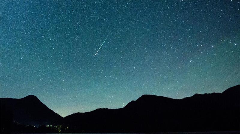 Schnell und rar - Leoniden-Sternschnuppen am Morgenhimmel Wenn Reste eines Kometen in der Atmosphäre verglühen, können Sternschnuppen entstehen. (Archivbild)